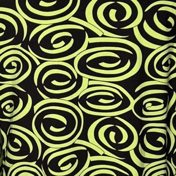 Prima Bella Shirt Women Medium Black Green Swirls Casual Office Slinky‎ Artsy - Picture 6 of 7